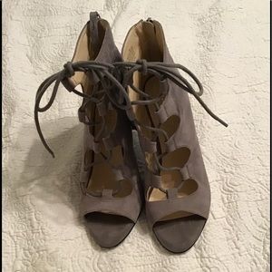Nine West Uncensored Gray Gladiator